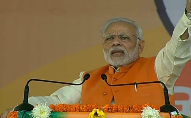 बोले पीएम मोदी, नोटबंदी के विरोधी कालेधन के पुजारी
