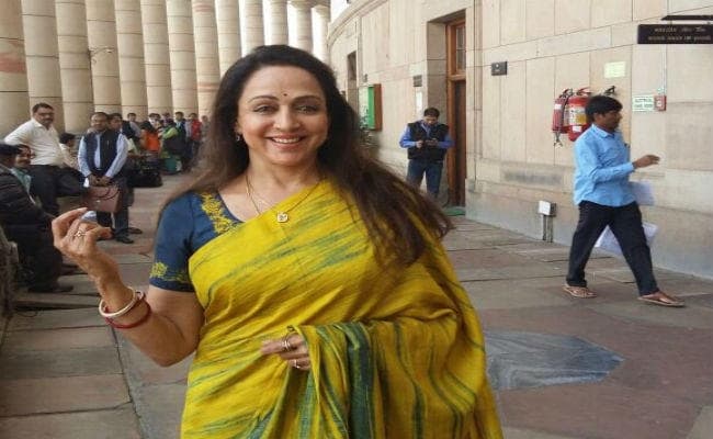 उत्तर प्रदेश चुनाव में सक्रिय रहेंगी हेमा मालिनी, शूटिंग कैंसिल की