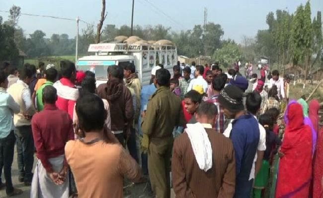 दरभंगा में पिकअप वैन की टक्कर से साइकिल सवार बच्चे की मौत, सड़क जाम