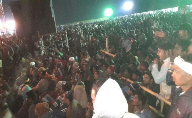 कोडरमा : खेसारी लाल यादव के कार्यक्रम में हंगामा, कई घायल