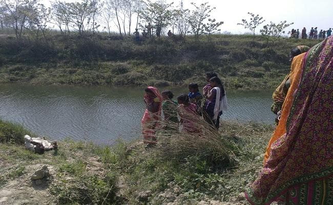 बिहार : दरभंगा में अज्ञात शव बरामद, इलाके में दहशत