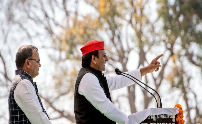 अखिलेश यादव का तंज : बुआजी कब भाजपा से रक्षाबंधन मना लें, किसी को नहीं पता