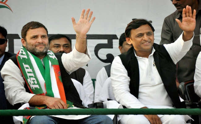 गोरखपुर में अखिलेश-राहुल का संयुक्त जनसभा : बोले, गधों की भी विशेषता कोई जानना चाहेगा क्या ?