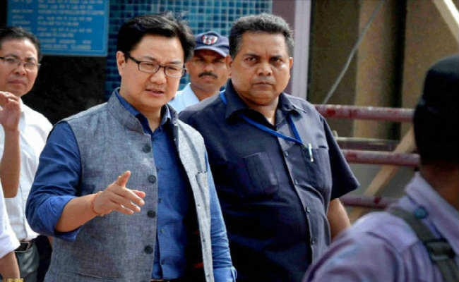 डीयू छात्रा के बचाव में आए विपक्षी दल, सरकार ने कहा, अभिव्यक्ति की आजादी राष्ट्रविरोध का लाइसेंस नहीं