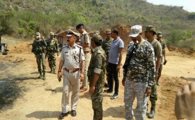 झारखंड : डीजीपी पहुंचे पीपरा, कहा- गतिरोध को दूर कर कायम रखेंगे विकास का वातावरण झारखंड : डीजीपी पहुंचे पीपरा, कहा- गतिरोध को दूर कर कायम रखेंगे विकास का वातावरण