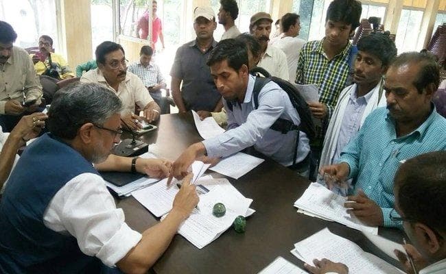 लालू की कथित बेनामी संपत्ति पर सुशील मोदी का बड़ा खुलासा लालू की कथित बेनामी संपत्ति पर सुशील मोदी का बड़ा खुलासा