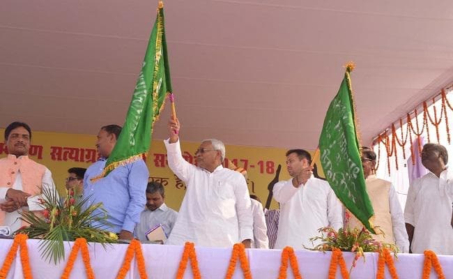 नीतीश ने एनडीए के चंपारण शताब्दी समारोह का ‘राजनीतिकरण” करने की निंदा की