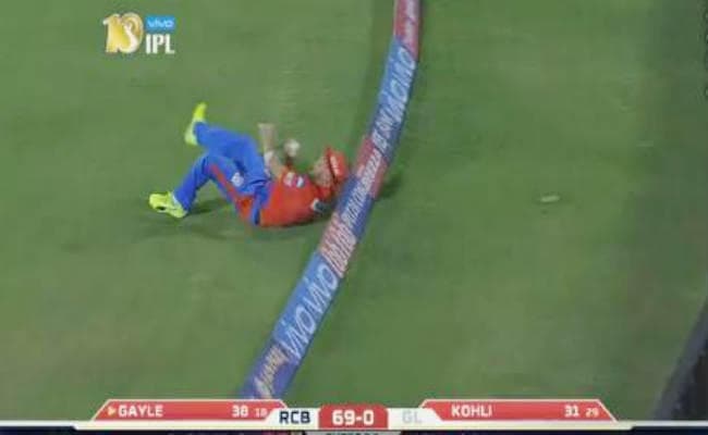 VIDEO : देखें, कैसे एक ”टोपी” ने क्रिस गेल और आरसीबी की जीत में मदद की