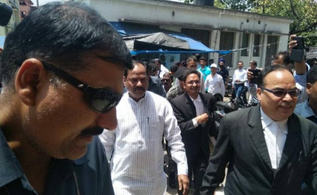 मुख्यमंत्री रघुवर दास को कोर्ट ने साक्ष्य के अभाव में किया बरी, VIDEO मुख्यमंत्री रघुवर दास को कोर्ट ने साक्ष्य के अभाव में किया बरी, VIDEO