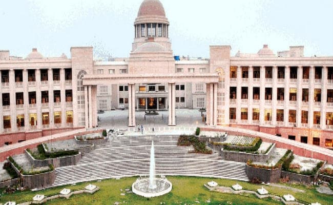लोगों को मांस खाने से नहीं रोक सकती सरकार, इलाहाबाद हाइकोर्ट ने योगी सरकार को दिया सख्त निर्देश