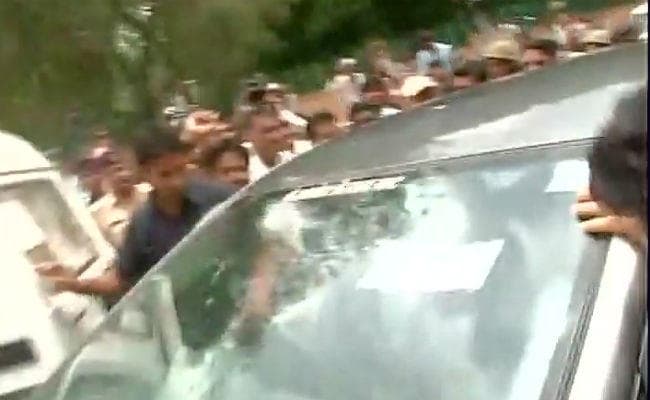 मध्यप्रदेश में किसान आंदोलन : जमानत लेने के बाद रिहा किये गये राहुल गांधी मध्यप्रदेश में किसान आंदोलन : जमानत लेने के बाद रिहा किये गये राहुल गांधी