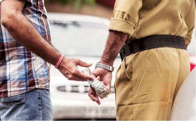 फोर्ब्स ने भारत को बताया एशिया का सबसे भ्रष्ट देश, मोदी सरकार के प्रयासों की तारीफ, पर नाकाफी फोर्ब्स ने भारत को बताया एशिया का सबसे भ्रष्ट देश, मोदी सरकार के प्रयासों की तारीफ, पर नाकाफी