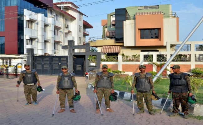 धौनी के घर की सुरक्षा बढ़ायी गयी धौनी के घर की सुरक्षा बढ़ायी गयी