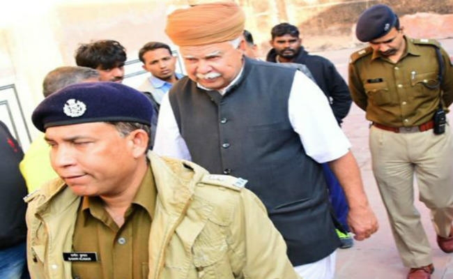 गैंगस्टर आनंदपाल के मुद्दे पर झुलसने लगा राजस्थान, एक की मौत, Curfew, कैसे अस्तित्व में आयी राजपूत करणी सेना