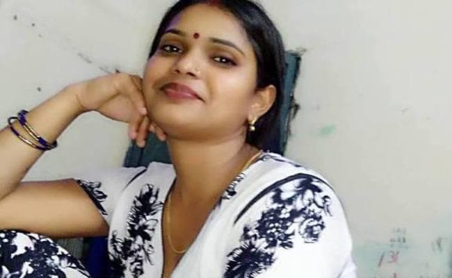क्या है फेसबुक सेंसेशन किरण यादव के VIDEO में, 2.5 लाख से अधिक लोगों ने देखा क्या है फेसबुक सेंसेशन किरण यादव के VIDEO में, 2.5 लाख से अधिक लोगों ने देखा