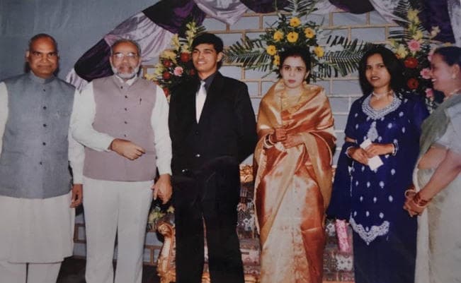 रामनाथ कोविंद 14वें राष्ट्रपति निर्वाचित, प्रणब मुखर्जी ने दी बधाई, PM मोदी ने शेयर की 20 साल पुरानी तस्वीर रामनाथ कोविंद 14वें राष्ट्रपति निर्वाचित, प्रणब मुखर्जी ने दी बधाई, PM मोदी ने शेयर की 20 साल पुरानी तस्वीर
