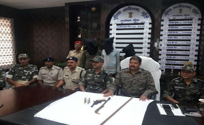खूंटी : PLFI के तीन उग्रवादी गिरफ्तार, हथियार बरामद