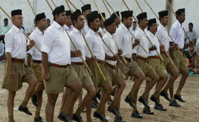 पढ़ें राजनीतिक विश्लेषक शम्सुल इस्लाम का लेख: संघ की रणनीति का हिस्सा है राजनीतिक हिंसा पढ़ें राजनीतिक विश्लेषक शम्सुल इस्लाम का लेख: संघ की रणनीति का हिस्सा है राजनीतिक हिंसा