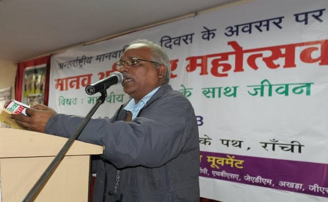 पुस्तक पर प्रतिबंध से नहीं बदलेगी लेखक की मानसिकता, संवाद होना चाहिए : एके पंकज पुस्तक पर प्रतिबंध से नहीं बदलेगी लेखक की मानसिकता, संवाद होना चाहिए : एके पंकज