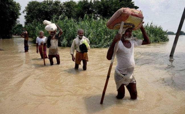 बिहार में बाढ़ से मरनेवालों की संख्या 153 पहुंची, यूपी में बचाव कार्य के लिए बुलायी गयी सेना