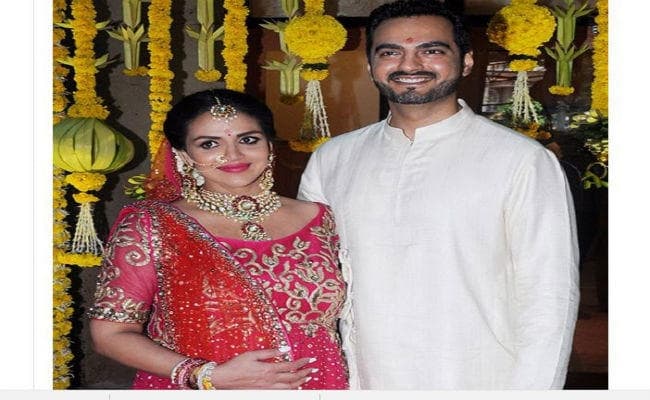 PHOTO : और इस तरह ईशा देओल ने रचा ली दूसरी शादी…?