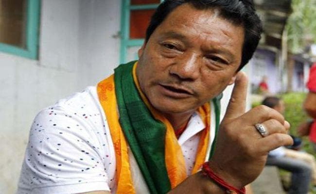 गोरखालैंड आंदोलनकारियों के तेवर पड़े नरम, अब ममता से बातचीत करने को तैयार गोरखालैंड आंदोलनकारियों के तेवर पड़े नरम, अब ममता से बातचीत करने को तैयार