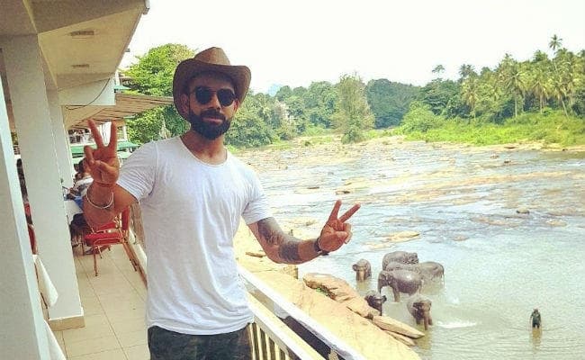 राम रहीम से आशीर्वाद लेते क्रिकेटर विराट कोहली की तस्वीर वायरल राम रहीम से आशीर्वाद लेते क्रिकेटर विराट कोहली की तस्वीर वायरल