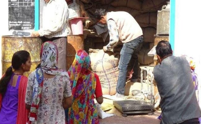 31 तक राशन कार्ड को आधार से करा लें लिंक, वरना राशन बंद 31 तक राशन कार्ड को आधार से करा लें लिंक, वरना राशन बंद