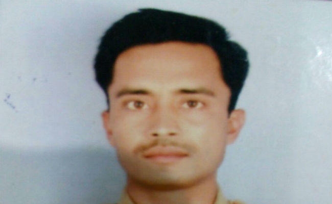 पाकिस्तान ने फिर किया सीजफायर का उल्लंघन, एक जवान शहीद पाकिस्तान ने फिर किया सीजफायर का उल्लंघन, एक जवान शहीद