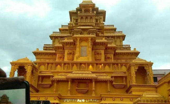 यहां बना है बाहुबली का साम्राज्य, माता रानी को सजाया गया है 20 किलो सोने से यहां बना है बाहुबली का साम्राज्य, माता रानी को सजाया गया है 20 किलो सोने से