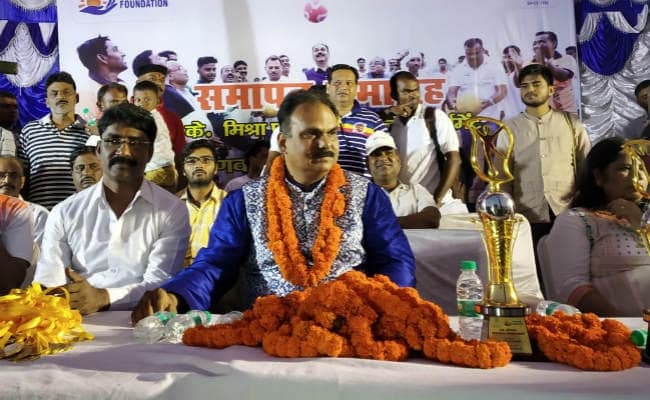 बड़कागांव पहुंचे सक्सेस गुरु ए के मिश्रा, कहा- अपनी मिट्टी को आबाद करना चाहता हूं