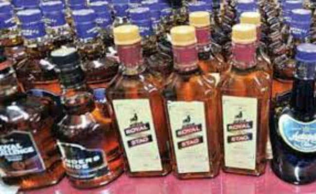 अहियापुर से 73 कार्टन शराब बरामद, कारोबारी फरार