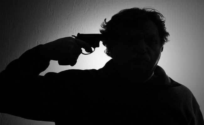 शुभेंदू अधिकारी के अंगरक्षक ने तोड़ा दम, खुद को मार ली थी गोली