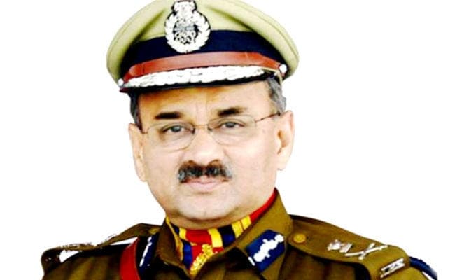 विवादों भरा रहा है बिहार निवासी आईपीएस आलोक वर्मा का कॅरियर, अब तक हुए 24 तबादले विवादों भरा रहा है बिहार निवासी आईपीएस आलोक वर्मा का कॅरियर, अब तक हुए 24 तबादले