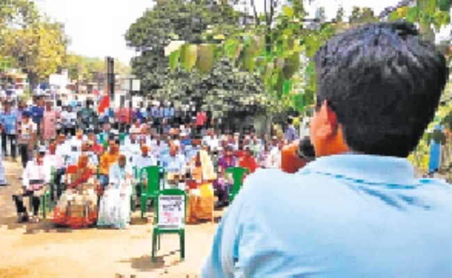पेट्रोलियम पदार्थों की बढ़ती कीमत के खिलाफ माकपा ने किया प्रदर्शन, केंद्र, राज्य सरकार की गलत नीतियों को कोसा