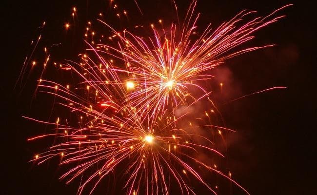 बिहार में दीवाली की रात 8 से 10 बजे तक ही फोड़ सकेंगे पटाखे
