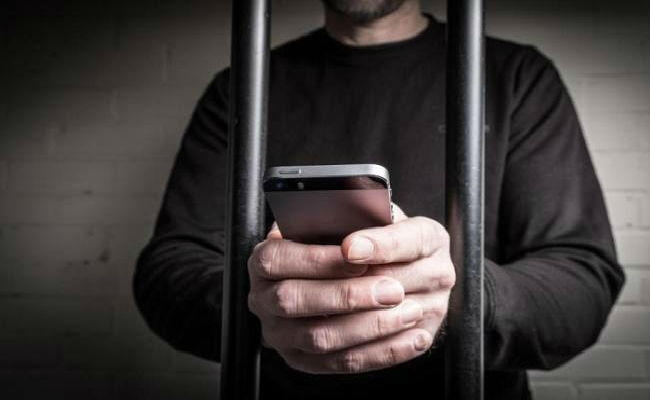 कोलकाता : जेल में मोबाइल के साथ पकड़े जाने पर होगी तीन साल की कैद