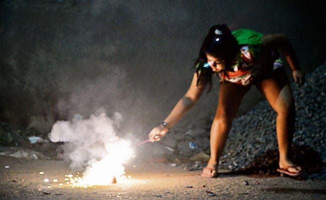 रांची : सुप्रीम कोर्ट के आदेश का नहीं दिखा कोई असर खूब छोड़े गये पटाखे, एक भी मामला दर्ज नहीं