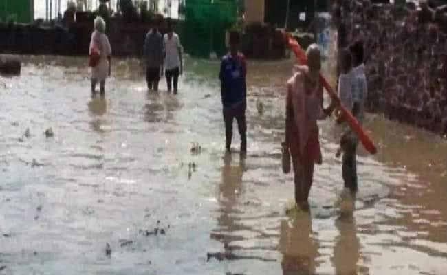 दुर्गापुर : बारिश से जन जीवन हुआ अस्त व्यस्त