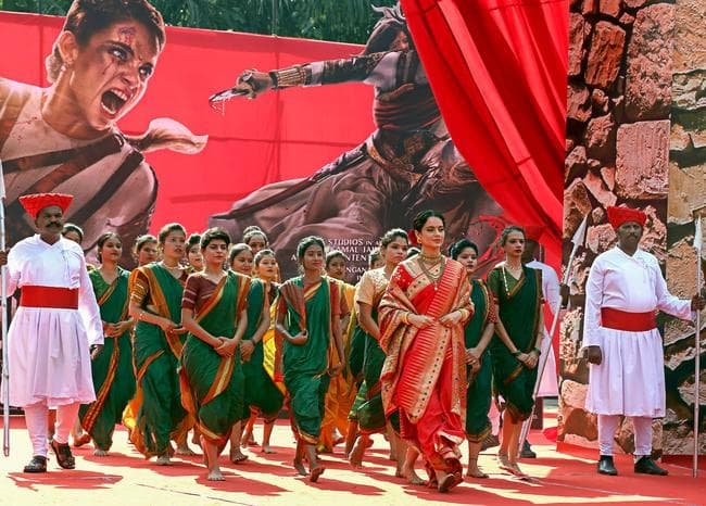 ‘मणिकर्णिक” : द क्वीन ऑफ झांसी” का ट्रेलर जारी, देखें तसवीरें