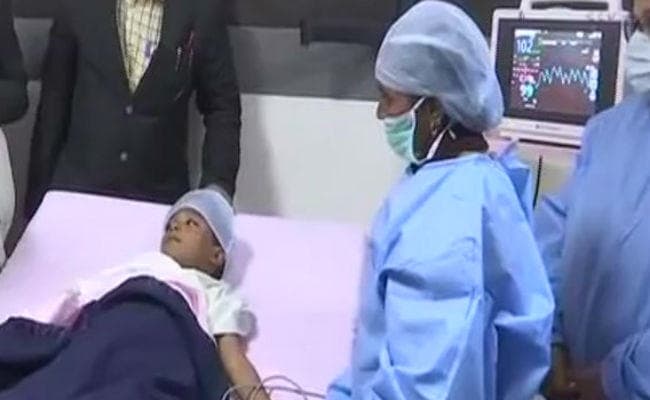 लखनऊ : वो शॉर्ट हेयर वाली छात्रा कौन है, जिसने स्कूली बच्चे पर नुकीली चीज से कर दिये कई वार