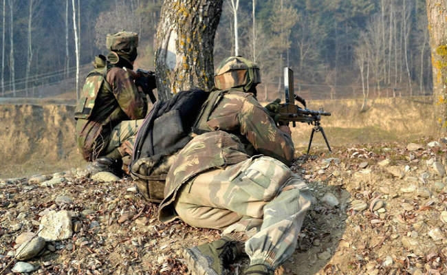 24 घंटे में पाक ने किया दो बार सीजफायर उल्लंघन, एक जवान शहीद, 2 नागरिकों की मौत