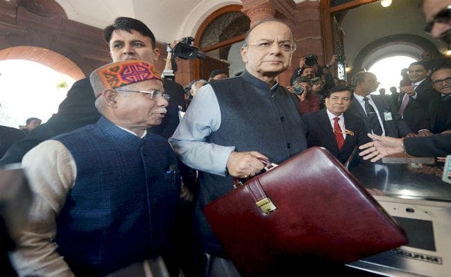 जेटली ने पेश किया आम बजट, तो ट्विटर पर ट्रेंड करने लगा #पकौड़ा_बजट जेटली ने पेश किया आम बजट, तो ट्विटर पर ट्रेंड करने लगा #पकौड़ा_बजट