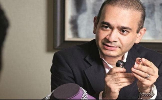 #PNBScam : नीरव के ठिकानों पर ED का छापा, 5100 करोड़ के हीरे-सोने के आभूषण जब्त #PNBScam : नीरव के ठिकानों पर ED का छापा, 5100 करोड़ के हीरे-सोने के आभूषण जब्त