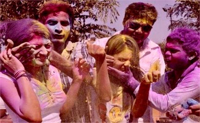 बुरा ना मानो होली है का लाइसेंस अब नहीं करेगा काम, रंगों के बहाने बैड टच करनेवालों को ऐसे दें जवाब