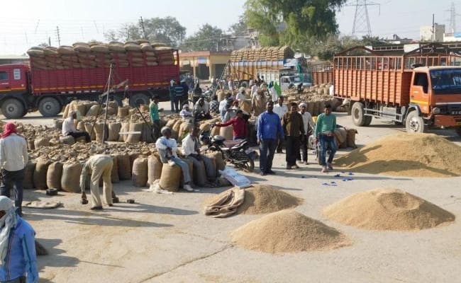 झारखंड : धान खरीद में गड़बड़ी, छत्तीसगढ़-मध्यप्रदेश के धान की हो रही खरीद, पलामू के किसान परेशान