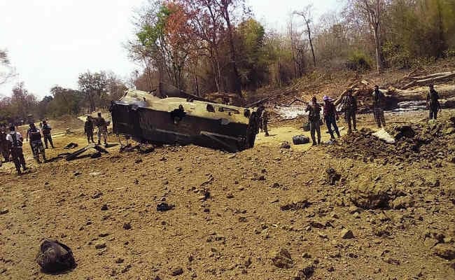 सुकमा नक्सली हमला : 9 जवानों की शहादत के बाद रमन सिंह ने की आपात बैठक, गृह मंत्री भी एक्शन में