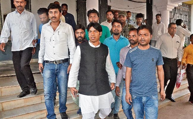 रांची :इस मामले में अमित महतो को हुई 2 साल की सजा, विधायकी भी गयी, जानें अब JMM के कितने विधायक ? रांची :इस मामले में अमित महतो को हुई 2 साल की सजा, विधायकी भी गयी, जानें अब JMM के कितने विधायक ?