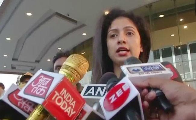 खाली हाथ लौटी हसीन जहां, शमी ने मिलने से किया इनकार, कहा, कोर्ट में देखूंगा खाली हाथ लौटी हसीन जहां, शमी ने मिलने से किया इनकार, कहा, कोर्ट में देखूंगा