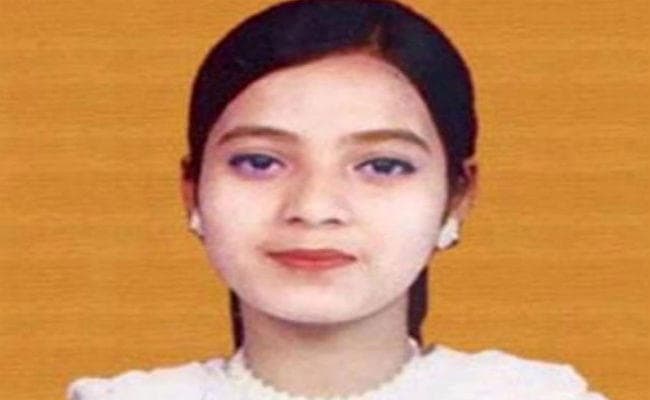 इशरत जहां मामला: दो आईबी अधिकारियों को भेजा गया सम्मन निरस्त इशरत जहां मामला: दो आईबी अधिकारियों को भेजा गया सम्मन निरस्त